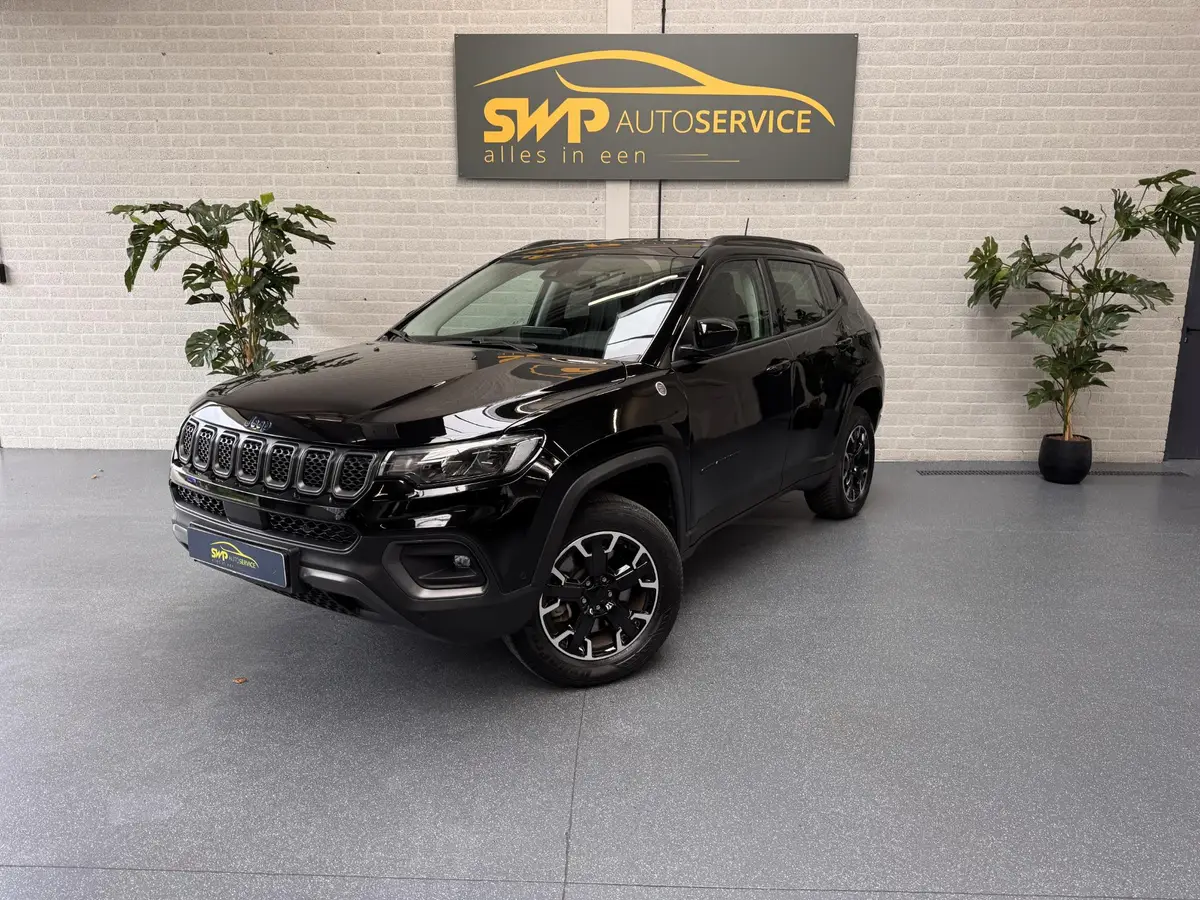 Jeep Compass 4xe 240 Plug-in Hybrid Electric Trailhawk: foto 1