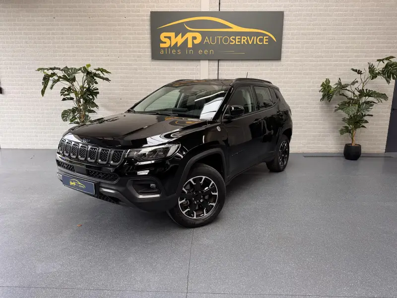 Jeep Compass 4xe 240 Plug-in Hybrid Electric Trailhawk 2023 leasen bij DreamLease: foto 1