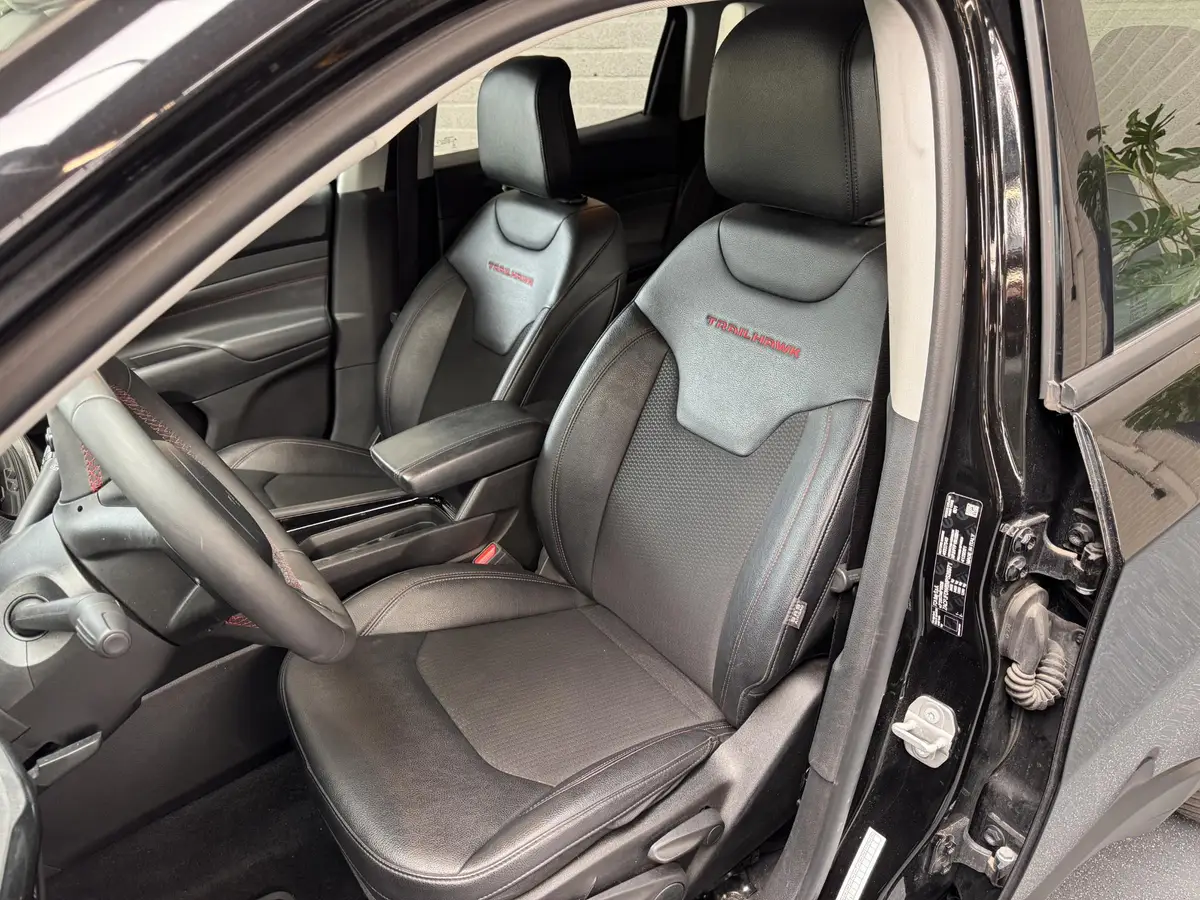 Jeep Compass 4xe 240 Plug-in Hybrid Electric Trailhawk: foto 2