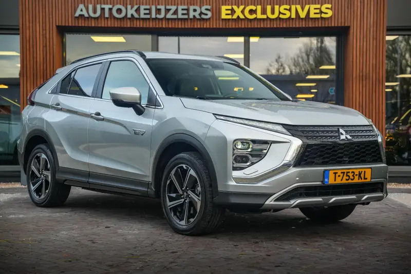 Mitsubishi Eclipse Cross 2.4 PHEV Intense+ 2023 leasen bij DreamLease: foto 1