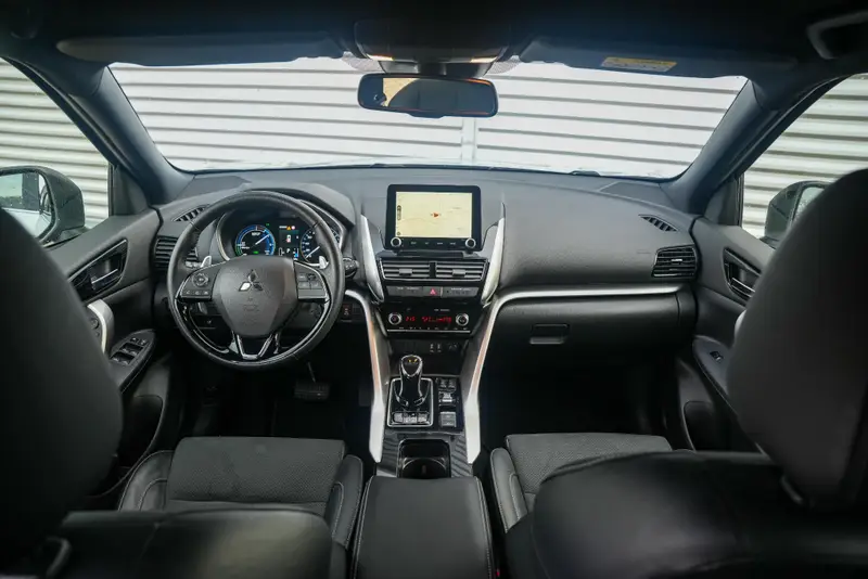 Mitsubishi Eclipse Cross 2.4 PHEV Intense+ 2023 leasen bij DreamLease: foto 2