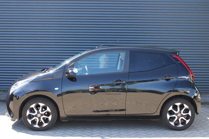 Toyota Aygo 1.0 VVT-i x-clusiv 2019 leasen bij DreamLease: foto 2
