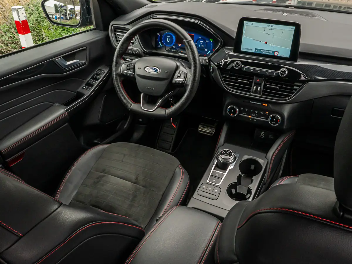 Ford Kuga 2.5 PHEV ST-Line X: foto 2