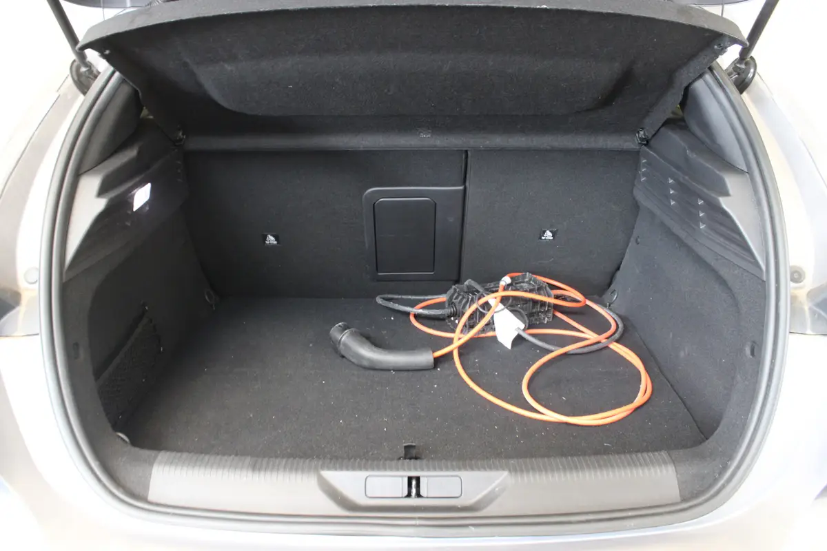 Peugeot 308 1.6 Plug-in Hybrid 180 Allure: foto 21