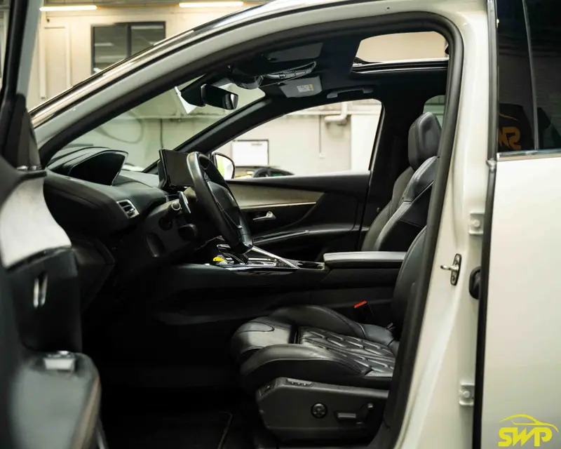 Peugeot 5008 1.2 PureTech GT Pack Business 2021 leasen bij DreamLease: foto 2