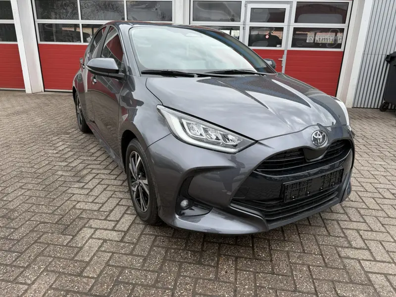 Toyota Yaris 1.5 Hybrid 115 PK | Dynamic *Nieuwe auto* 2025 leasen bij DreamLease: foto 1