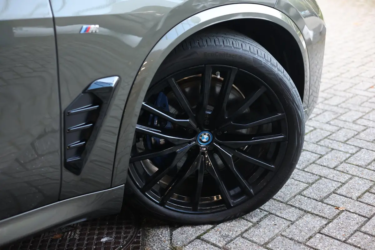BMW X5 xDrive50e: foto 2
