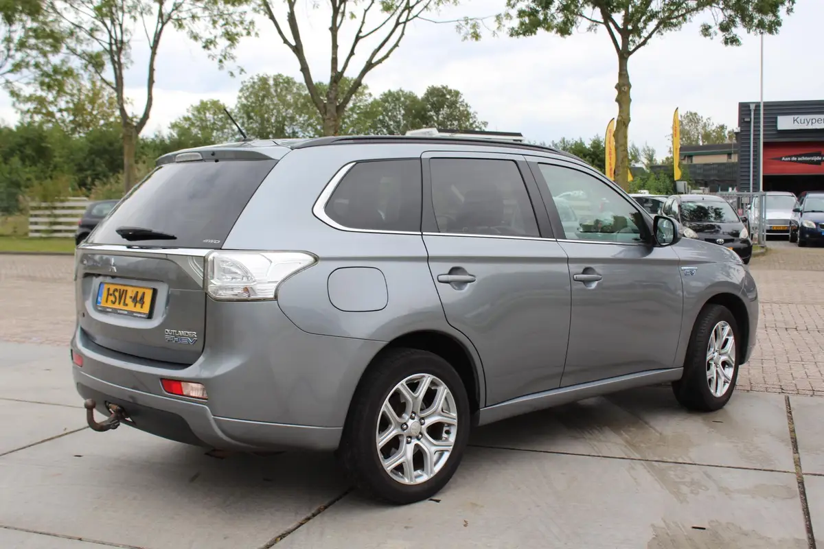 Mitsubishi Outlander 2.0 PHEV Instyle nap 4wd automaat trekhaak leder camera navi multimedia: foto 2