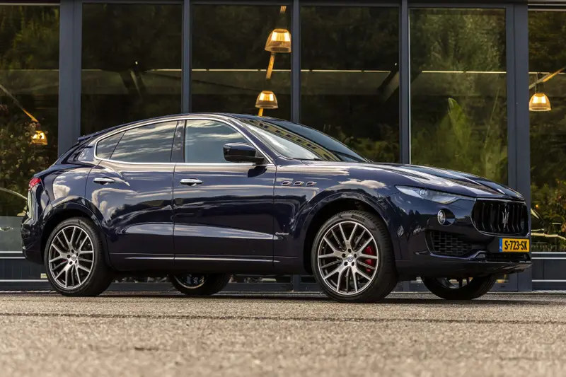 Maserati Levante 3.0 V6 AWD GranSport 2018 leasen bij DreamLease: foto 1