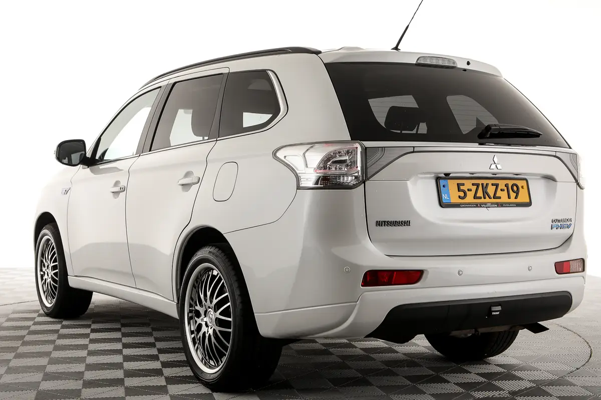 Mitsubishi Outlander 2.0 PHEV Instyle Automaat: foto 2