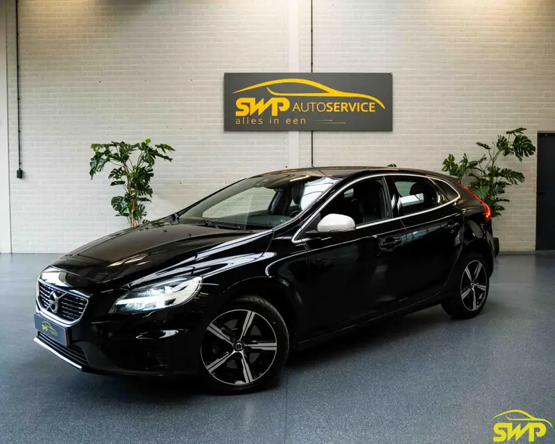 Volvo V40 2.0 T4 Business Sport 2018 leasen bij DreamLease: foto 1