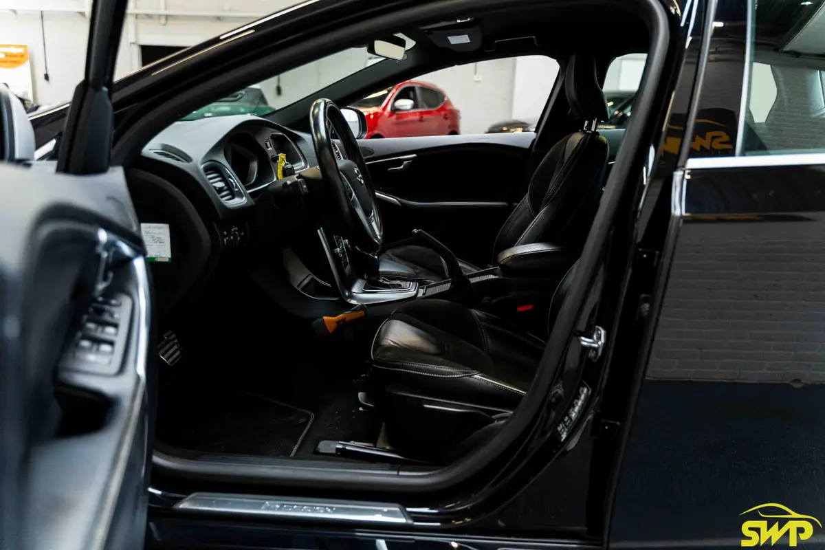 Volvo V40 2.0 T4 Business Sport: foto 2
