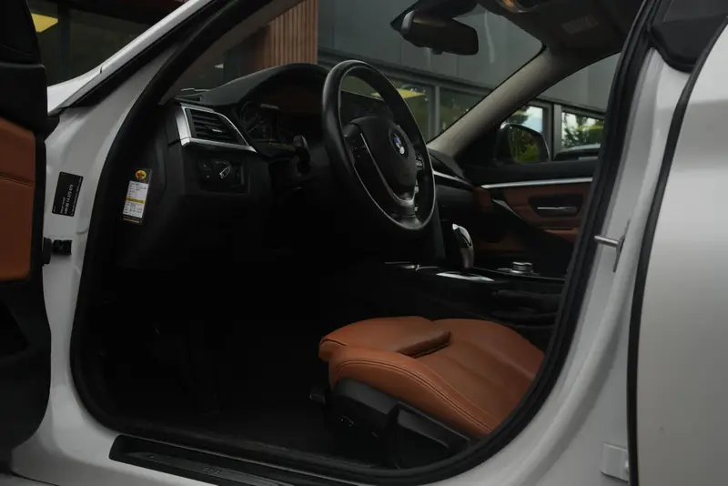 BMW 4 Serie Gran Coupé 420i High Executive 2021 leasen bij DreamLease: foto 2