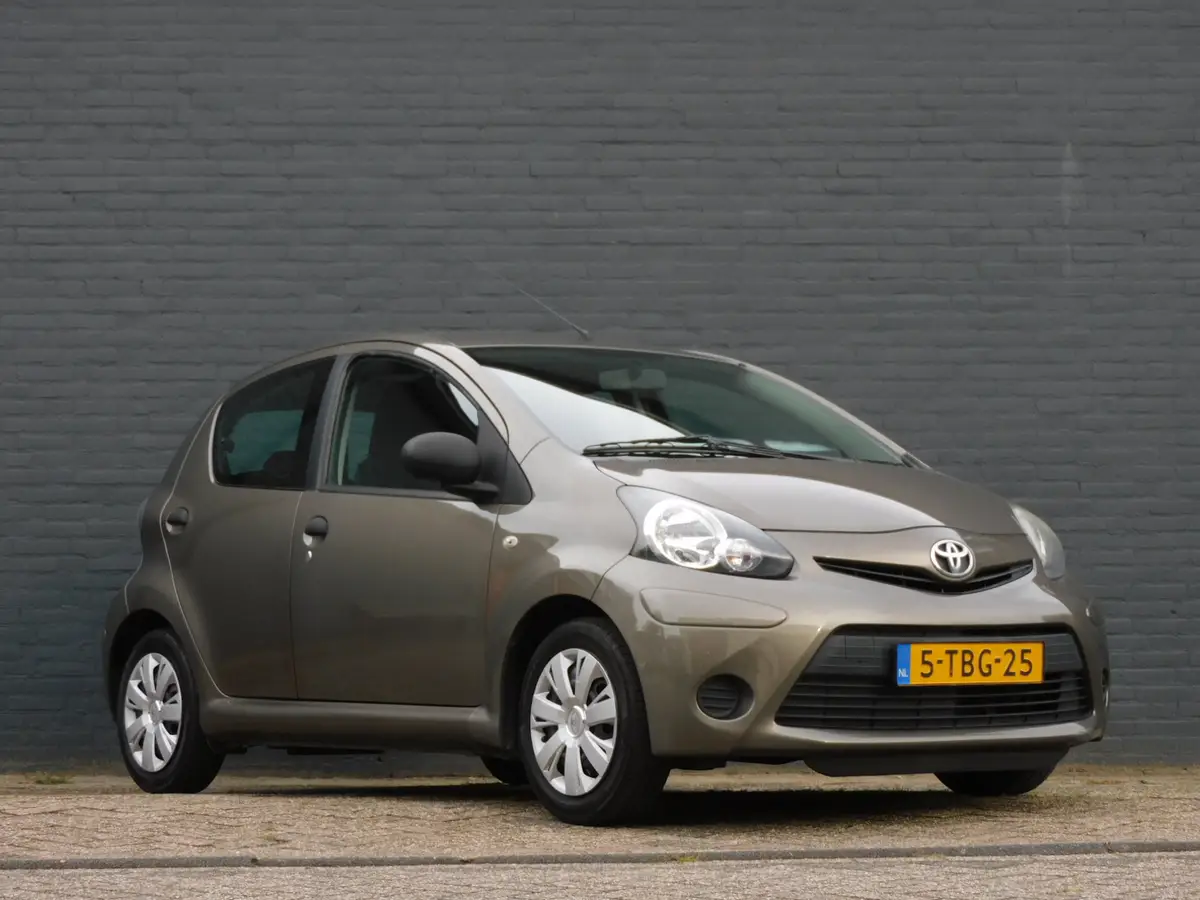 Toyota Aygo 1.0 VVT-i Now: foto 2
