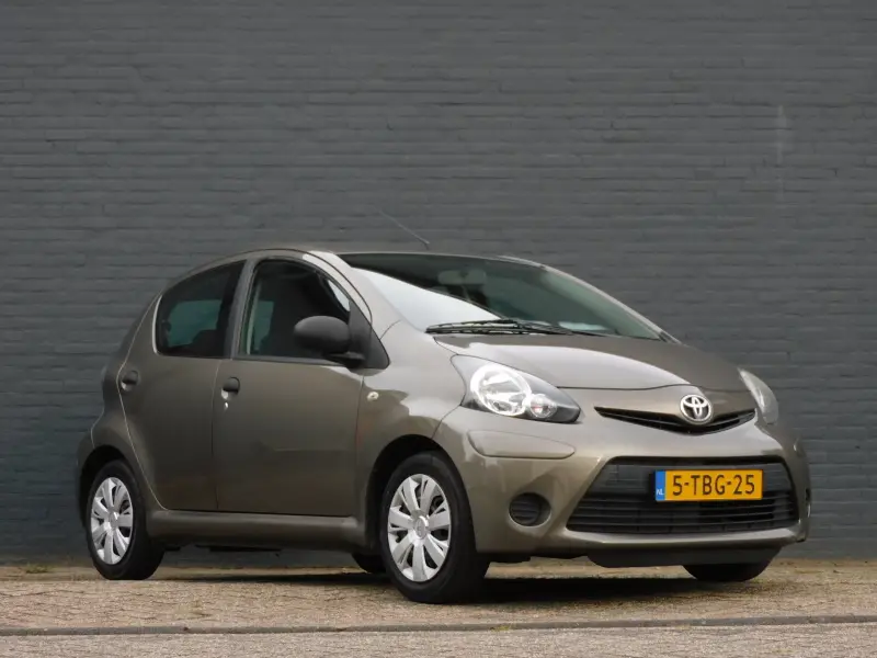 Toyota Aygo 1.0 VVT-i Now 2014 leasen bij DreamLease: foto 2