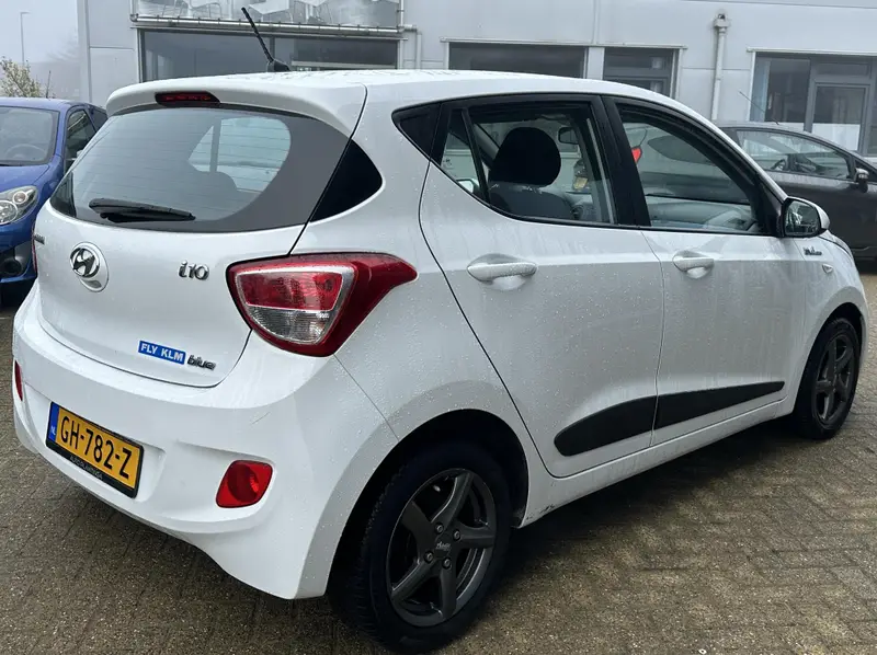 Hyundai i10 1.0i i-Motion Comfort 2015 leasen bij DreamLease: foto 2