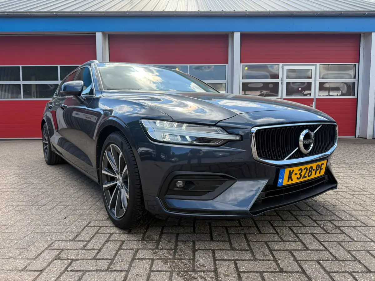 Volvo V60 2.0 B5 250 PK | Inscription | Navigatie |: foto 1