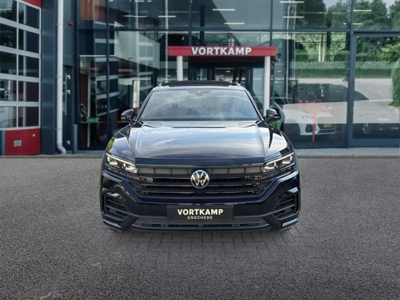 Volkswagen Touareg 3.0 TSI R EHYBRID 4MOTION PANO-DAK/360CAMERA/TREKHAAK/STOEL-VENTILATIE/MASSAGE 2022 leasen bij DreamLease: foto 2