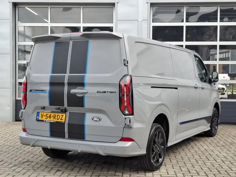 Ford E-Transit Custom 340 L2H1 Sport 71 kWh 2026 leasen bij DreamLease: foto 2