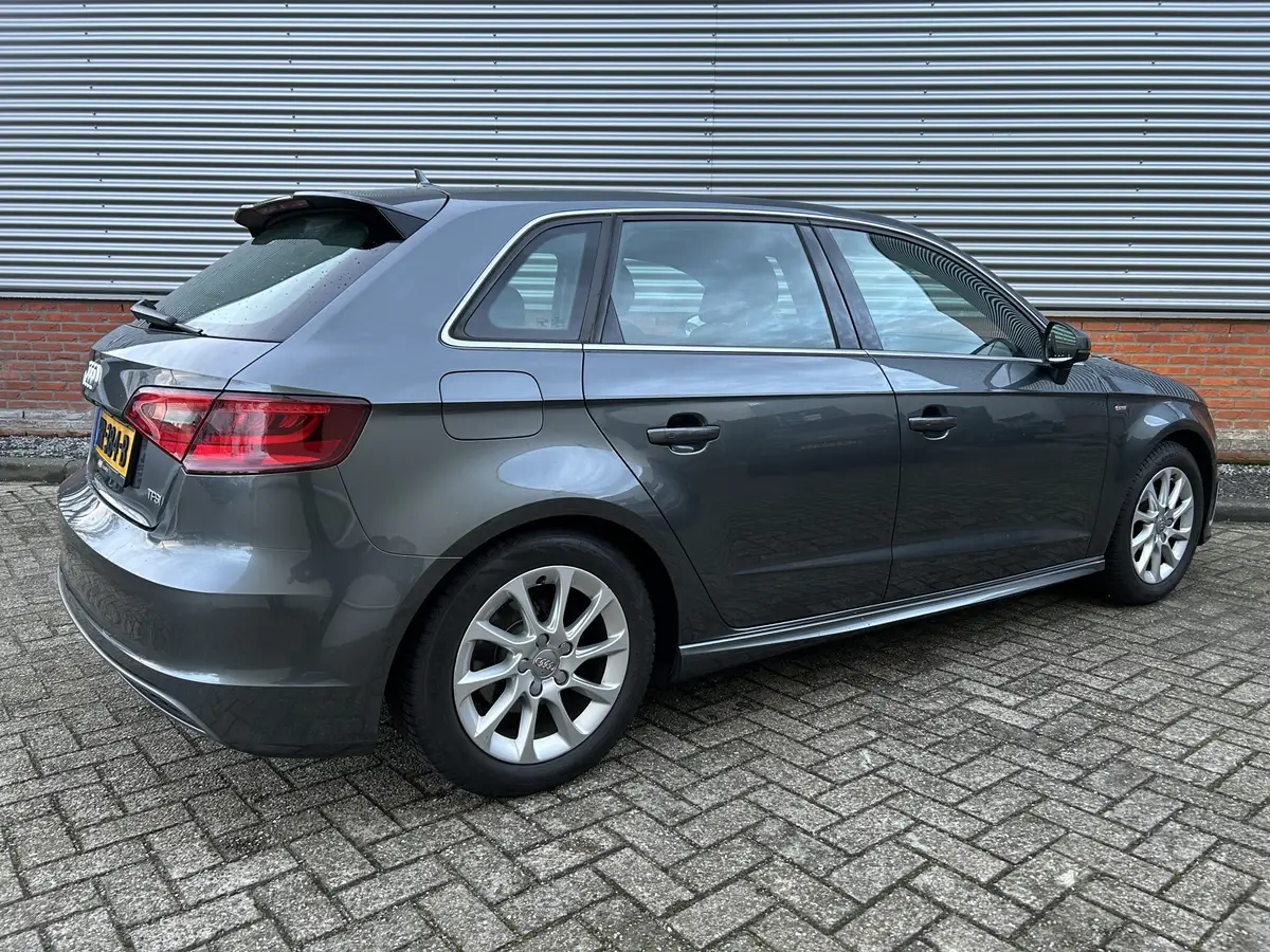 Audi A3 Sportback 1.2 TFSI Ambition Sport Edition: foto 2