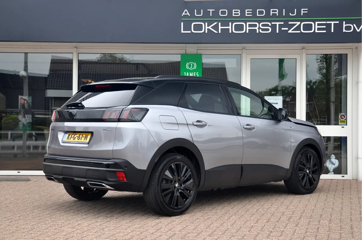 Peugeot 3008 1.6 HYbrid 225 GT: foto 2