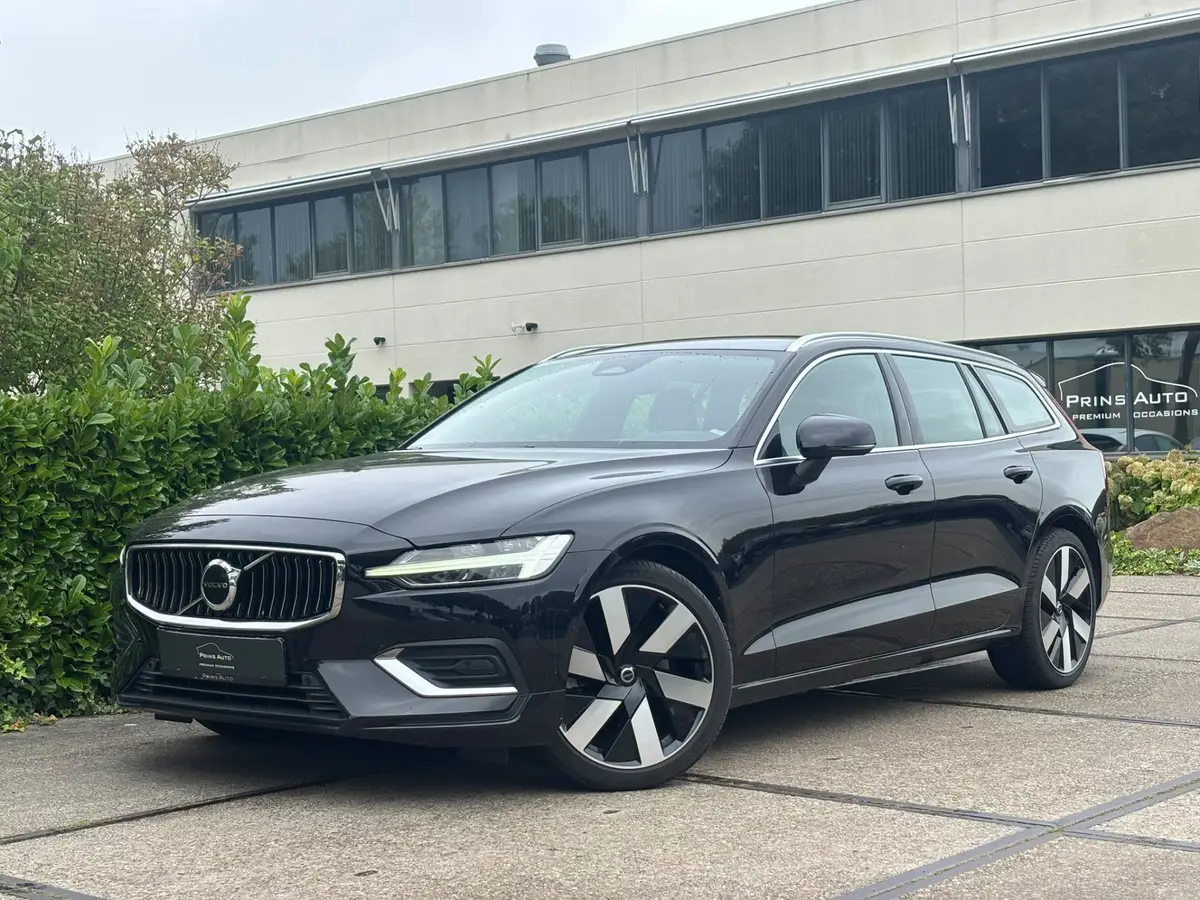 Volvo V60 2.0 B3 Plus Dark: foto 1