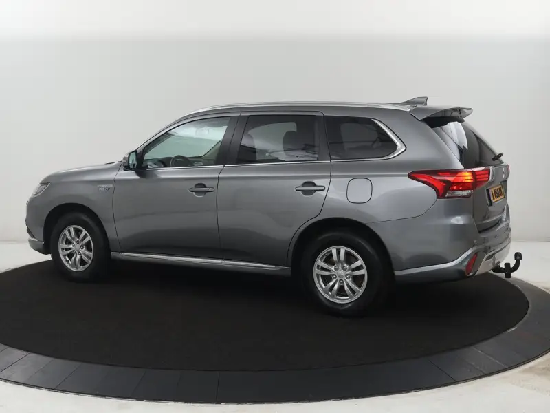 Mitsubishi Outlander 2.4 PHEV Pure 2021 leasen bij DreamLease: foto 2