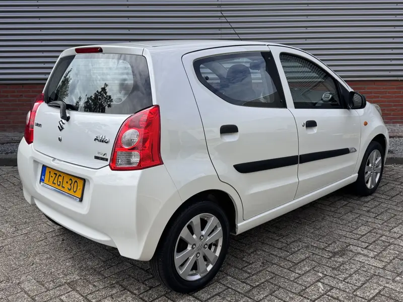 Suzuki Alto 1.0 Celebration EASSS 2015 leasen bij DreamLease: foto 2