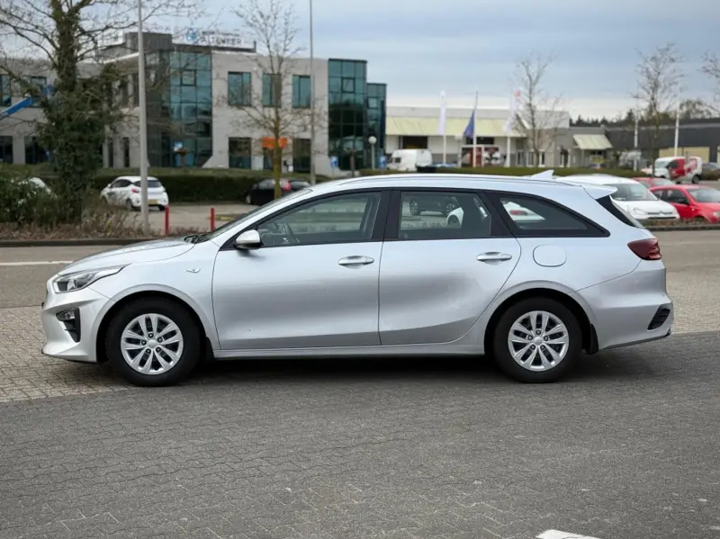 Kia Ceed 1.5 T-GDI 160PK CARPLAY CAMERA STOEL/STUUR VERWARMING 2021 leasen bij DreamLease: foto 2