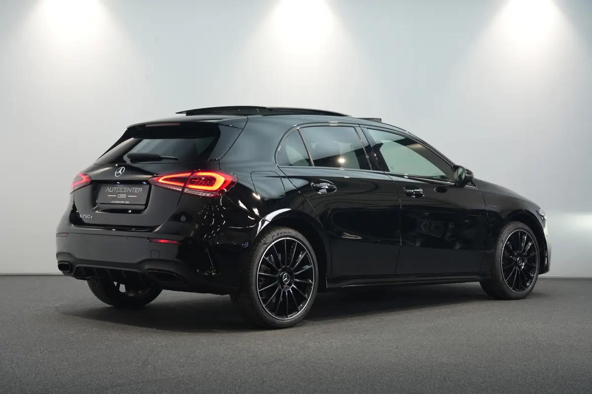 Mercedes-Benz A-Klasse 250 e AMG: foto 2