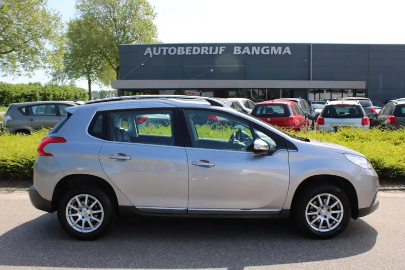 Peugeot 2008 1.2 PureTech ALLURE PACK PREMIUM PLUS|CLIMA AIRCO|CRUISECONTROL|HALF LEER|LM-VELG|nieuwe APK+OH BEURT+DISTRIBUTIERIEM 2015 leasen bij DreamLease: foto 2