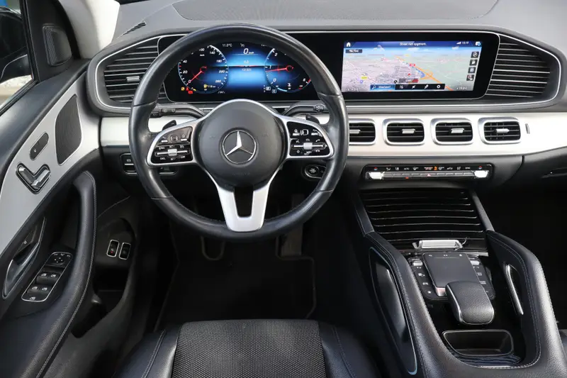 Mercedes-Benz GLE 300 d 4MATIC l Panoramadak l MBUX l Camera l LED High performance l Spiegel pakket l Smartphone integratie l Wegklapbare trekhaak l Elektrische bedienbare achterklep l Tempomaat l Dode hoek assistent l 2020 leasen bij DreamLease: foto 2