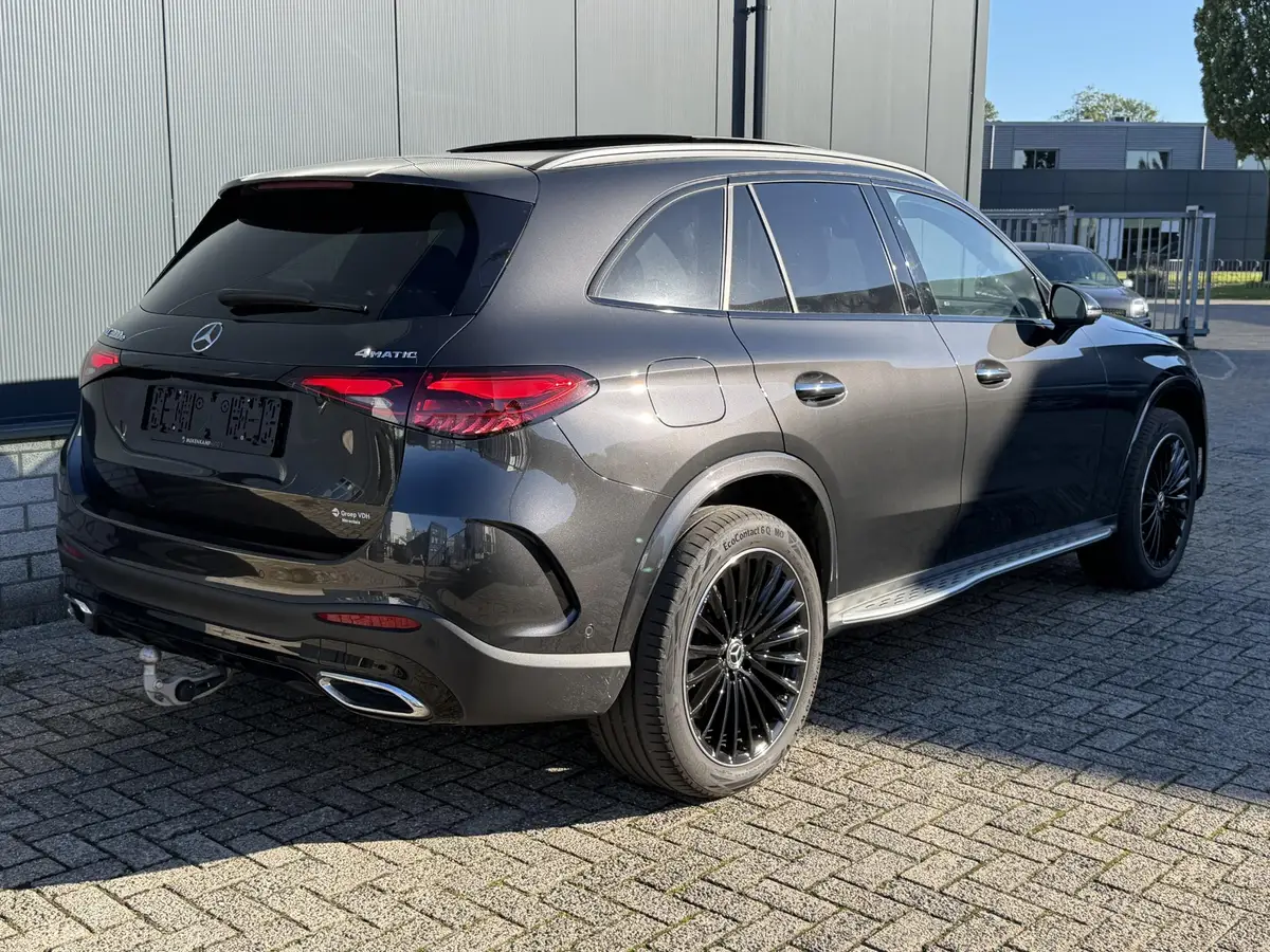 Mercedes-Benz GLC 300e 4MATIC AMG Line: foto 2