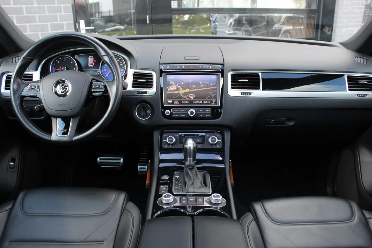 Volkswagen Touareg 3.0 TDI R-line: foto 2