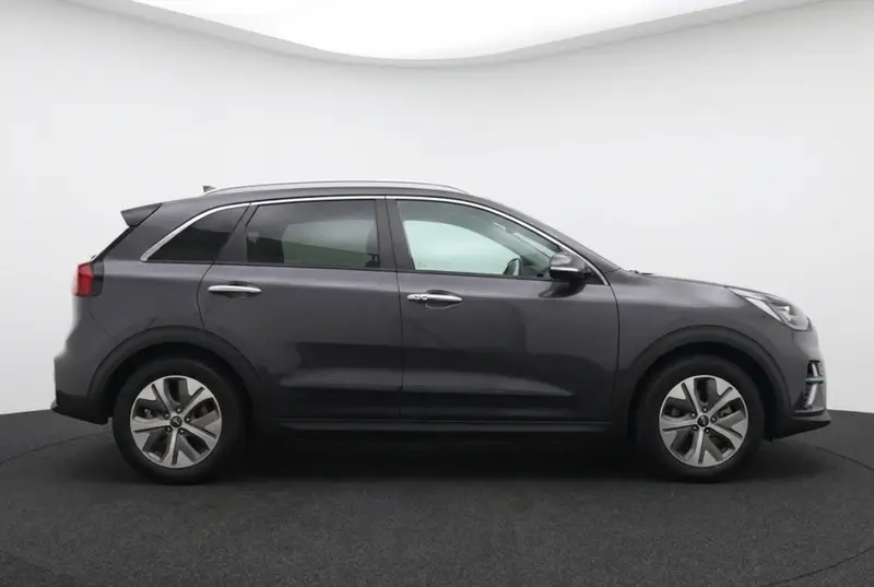 Kia e-Niro ExecutiveLine 64 kWh 204PK 100% SOH Leder | JBL Sound | Warmtepomp | Stoelkoeling 2019 leasen bij DreamLease: foto 2