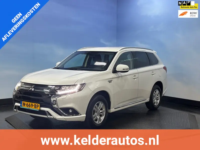 Mitsubishi Outlander 2.4 PHEV Pure Clima | Cruise | Camera | Trekhaak | Stoelverwarming 2021 leasen bij DreamLease: foto 1
