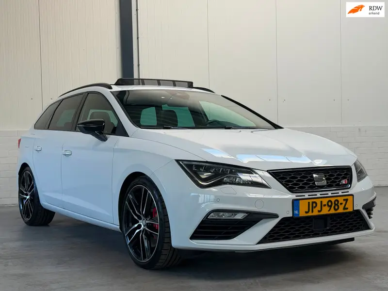 SEAT Leon ST 2.0 TSI 4DRIVE CUPRA 300|Pano|Keyless|Camera 2017 leasen bij DreamLease: foto 1