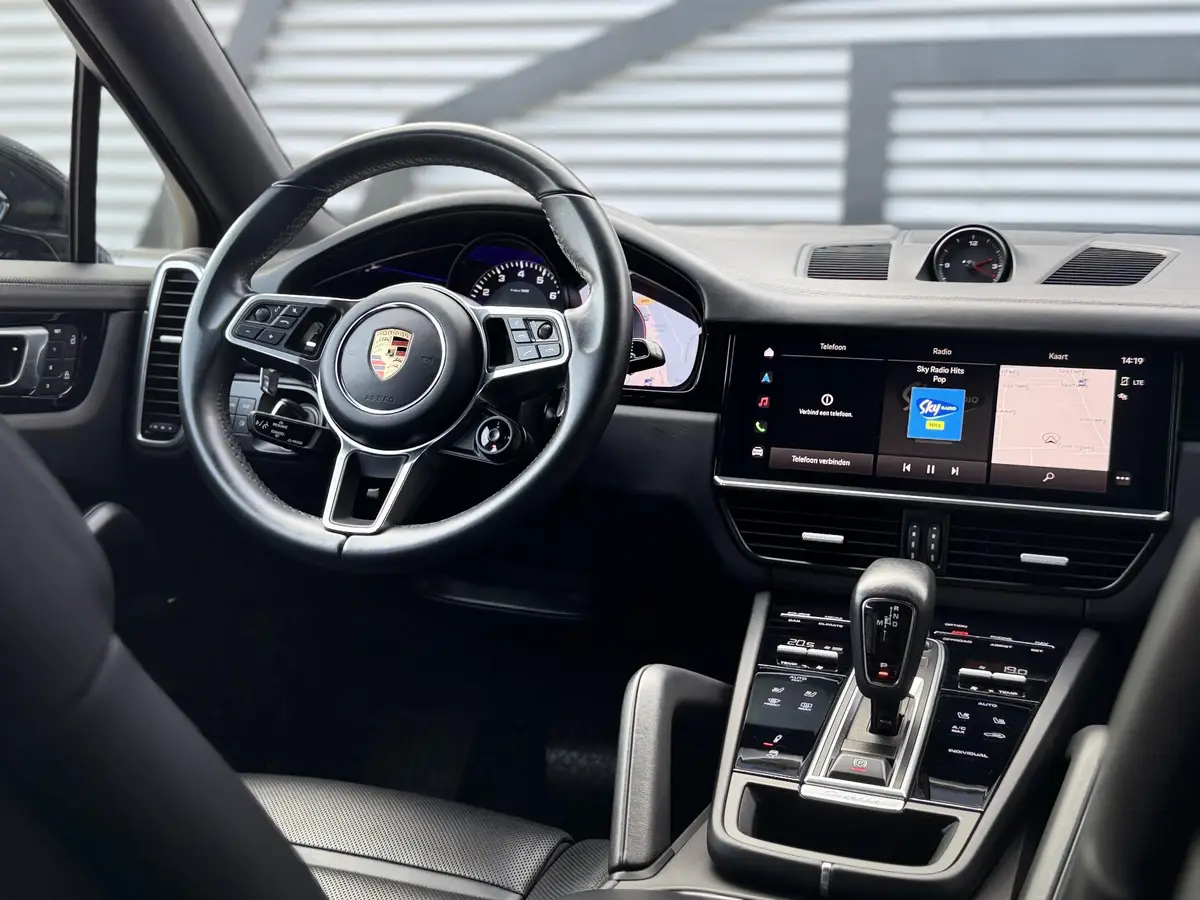 Porsche Cayenne Coupé 3.0 E-Hybrid: foto 2