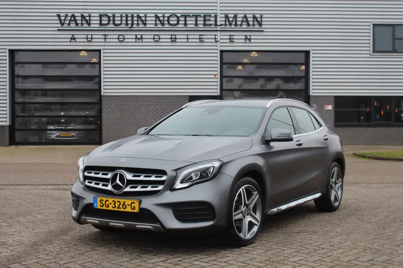 Mercedes-Benz GLA 180 Premium 2018 leasen bij DreamLease: foto 1