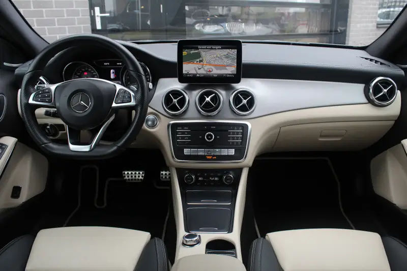 Mercedes-Benz GLA 180 Premium 2018 leasen bij DreamLease: foto 2