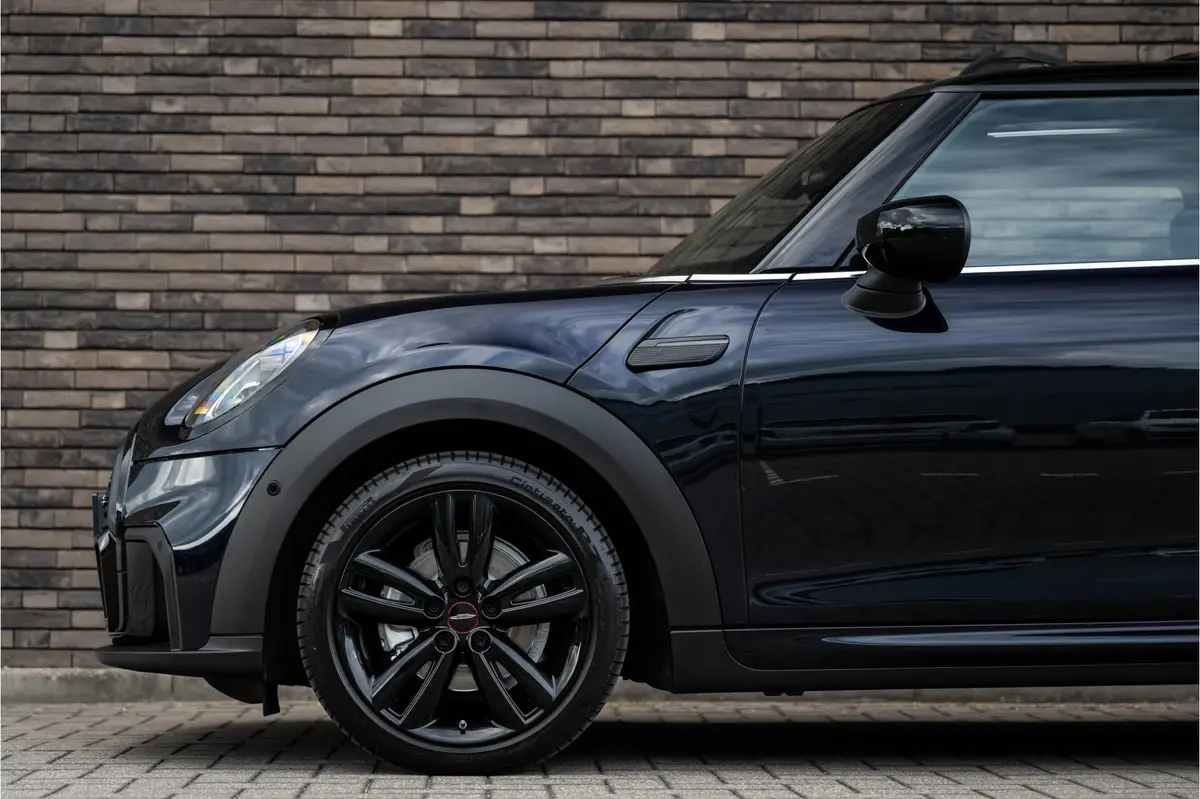 MINI 3-Deurs 1.5 Cooper Aut. | JCW-Trim | Navigatie | Panorama | Lounge Leder | Head-Up | ACC | Camera | 17"LM | Enigmatic Black: foto 34