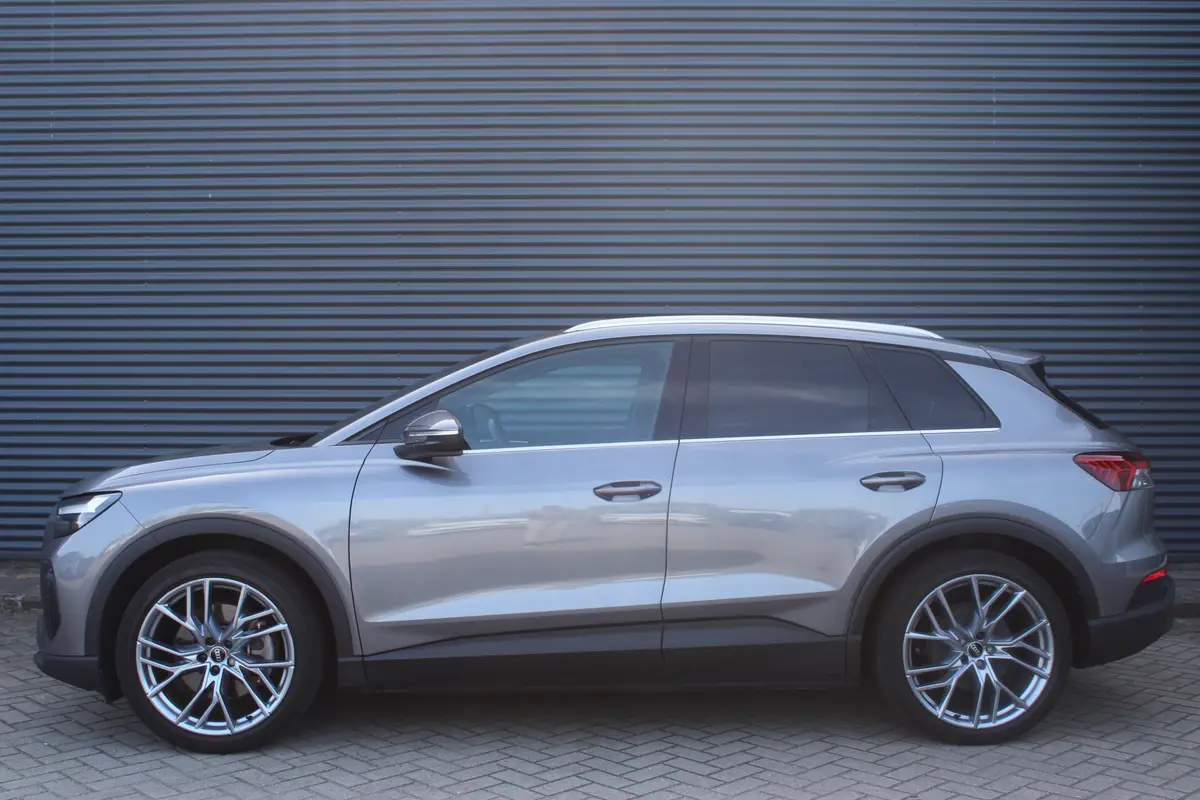 Audi Q4 e-tron 40 Launch edition 77 kWh Vol-Leder CarPlay 21 Inch Stoelverwarming: foto 2