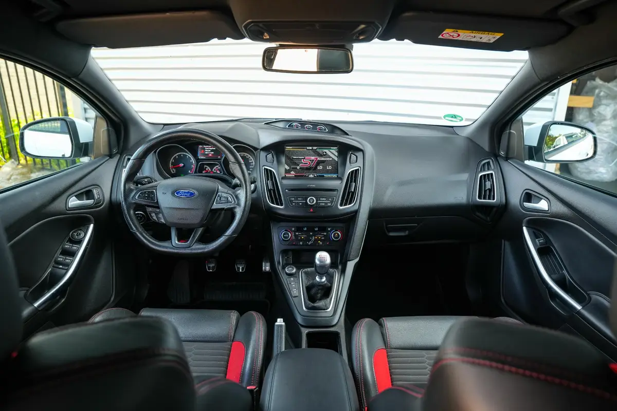 Ford Focus 2.0 ST-3: foto 2
