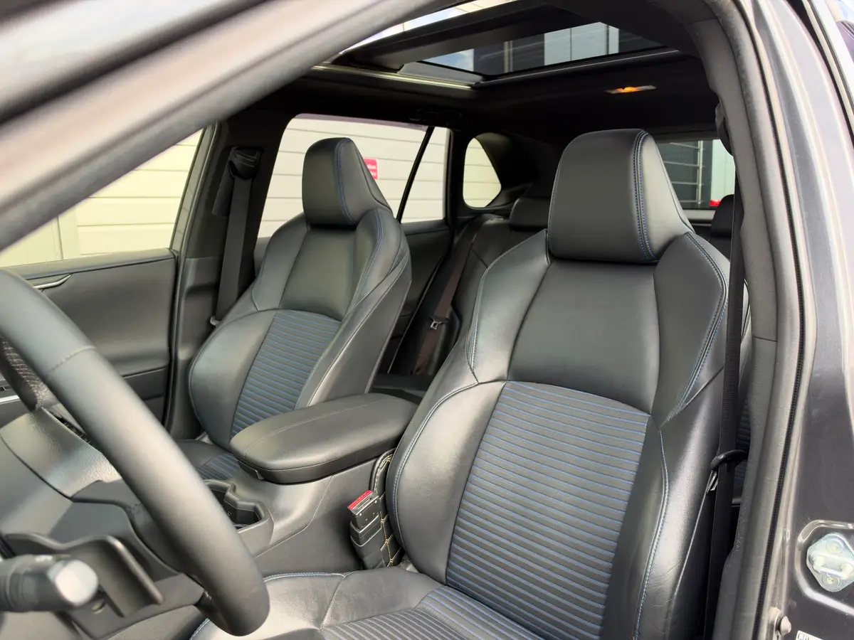 Toyota RAV4 2.5 Hybrid Bi-Tone PANO NAP CAMERA APK: foto 2