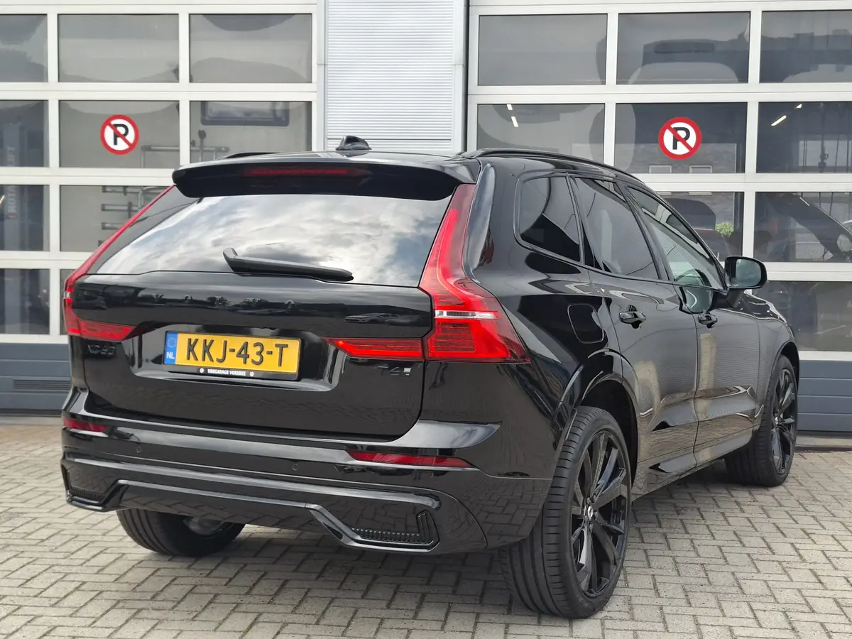 Volvo XC60 2.0 T6 Plug-in hybrid AWD Plus Black Edition: foto 2