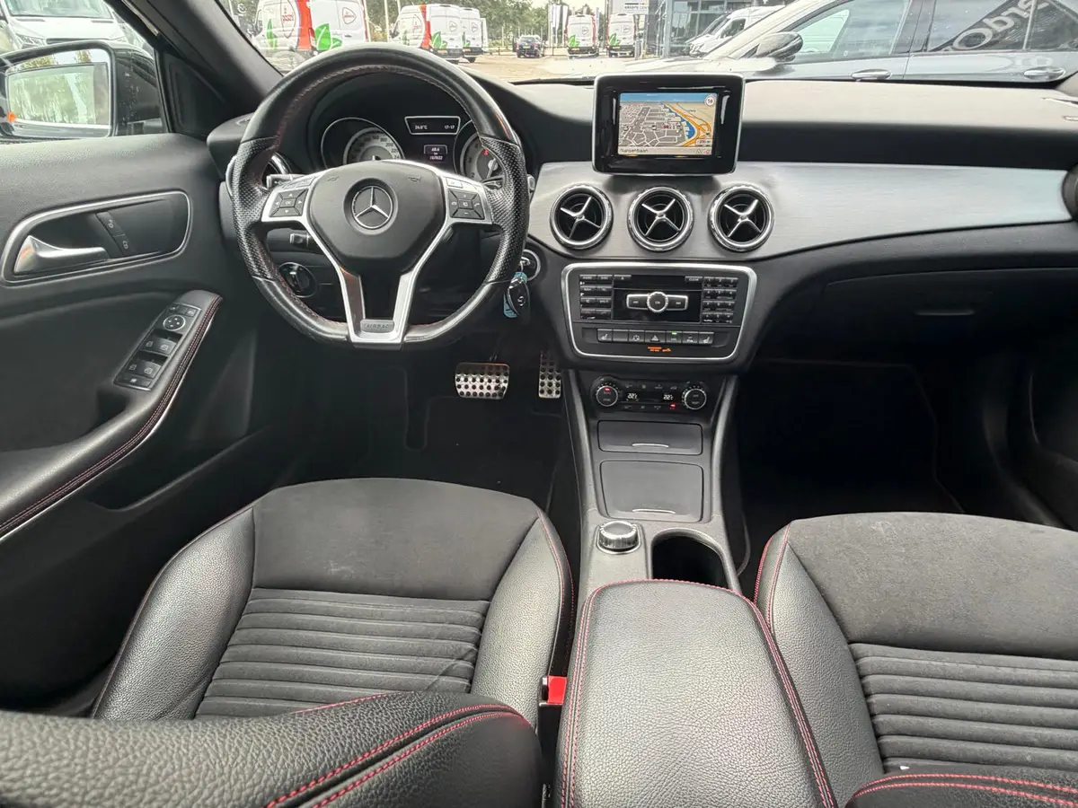 Mercedes-Benz GLA 200 Ambition AMG line l Stoelverwarming l Intelligent Light System l Adaptief groot licht l Luxe Airco l Becker MAP Pilot l Dode Hoek assistent l Spoor assitent l: foto 2