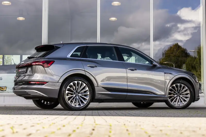 Audi e-tron e-tron 55 quattro advanced 95 kWh 2019 leasen bij DreamLease: foto 2