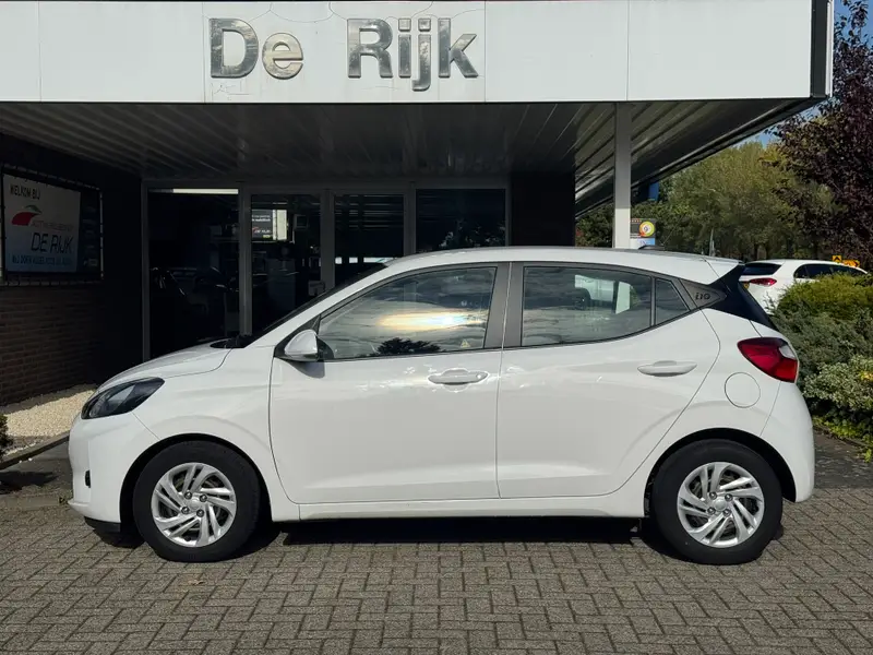 Hyundai i10 1.0 Comfort 5-zits | Virtual Cockpit, Apple Carplay/Android Auto, Cruise, Airco, El. Ramen | NAP | 2023 leasen bij DreamLease: foto 2