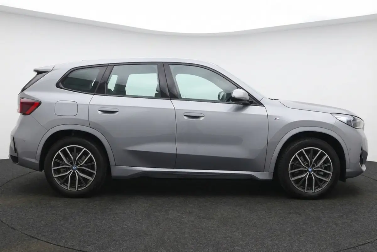 BMW iX1 eDrive20 M Sport l Adaptive LED l Navi l Camera: foto 2