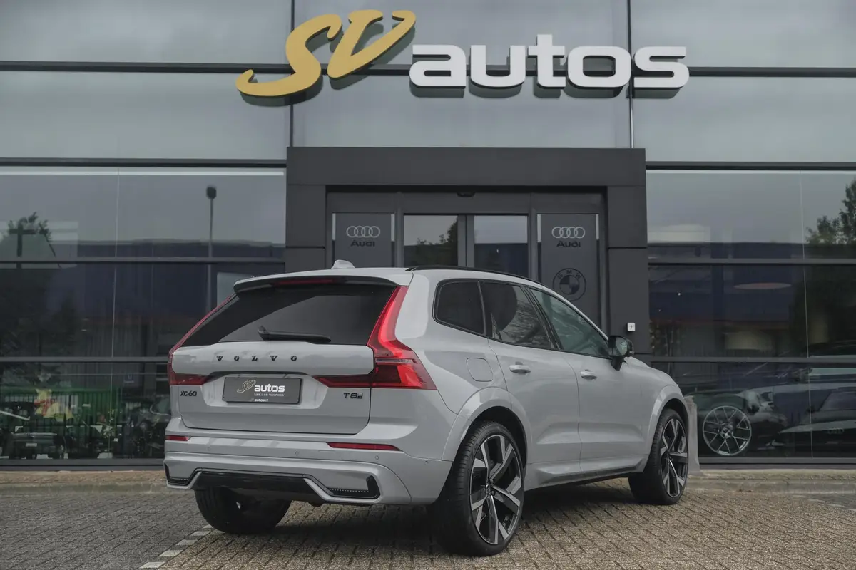 Volvo XC60 2.0 T8 455pk Plus Black edition: foto 2